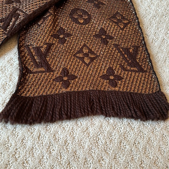 Louis Vuitton Scarf Gold Brown Logo Mania Monogram Winter Season preloved - Picture 5 of 13